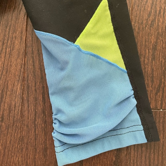 Nike Cropped Leggings - Black with green and blue mesh - Picture 4 of 6